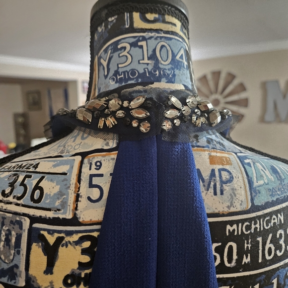 BCBGMaxazria Women's Size 8 Viviane Blue Beaded Collar Halter Evening Dress/Gown - Picture 5 of 11